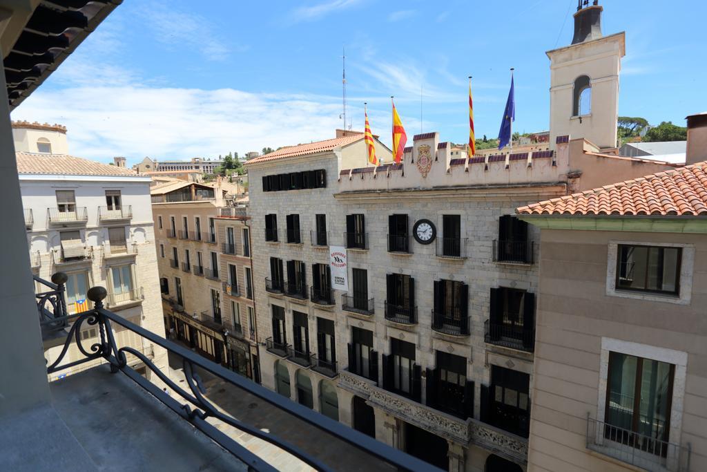 Apartaments Plaça Del Vi Gérone Extérieur photo